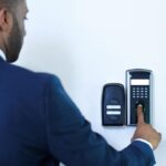 Tehnologii moderne pentru controlul accesului în clădiri