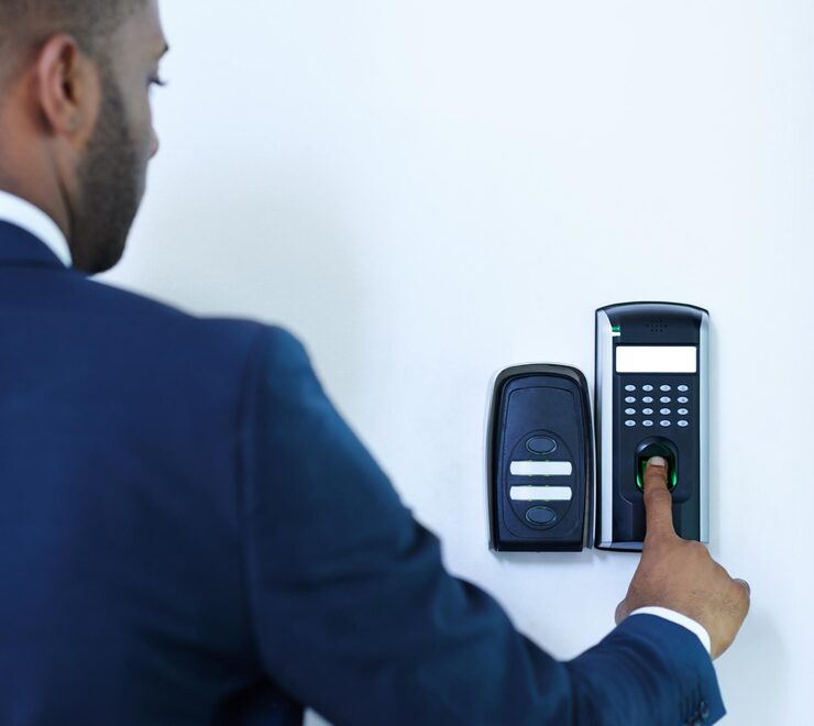 Tehnologii moderne pentru controlul accesului în clădiri
