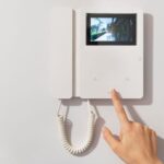 Cum funcționează sistemele de control acces integrate cu alarme