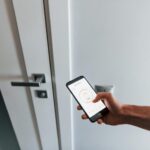 Ce înseamnă controlul accesului pe bază de smartphone