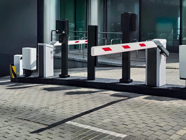 Ce presupune instalarea unei bariere automate